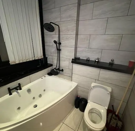 Modern Luxurious شقة *