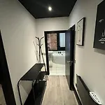 Modern Luxurious ブラッドフォード