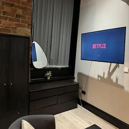 Modern Luxurious Apartment *