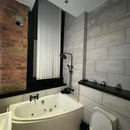 Modern Luxurious Bradford (West Yorkshire)