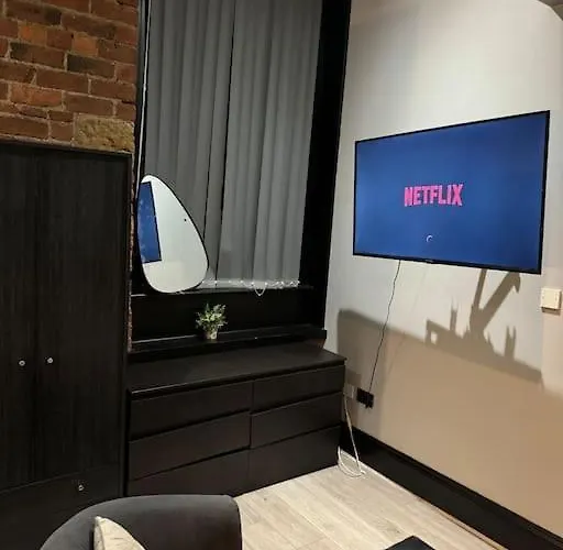 Modern Luxurious Apartment *