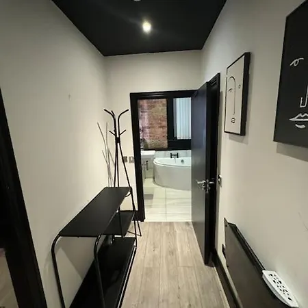 Modern Luxurious Bradford (West Yorkshire)